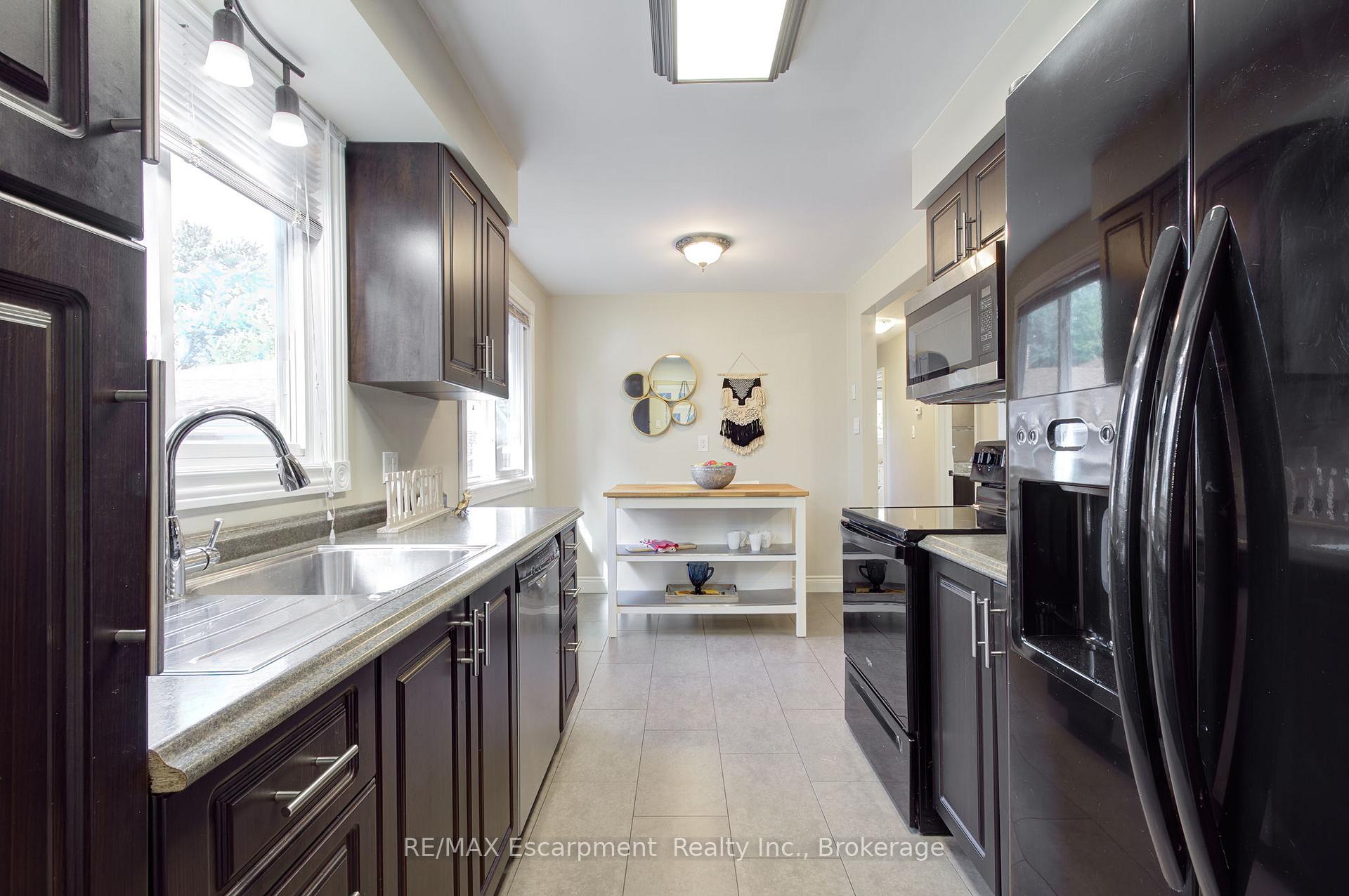Photo 15 of 1491 Brenner Crescent, Burlington, Mountainside — HOMEH