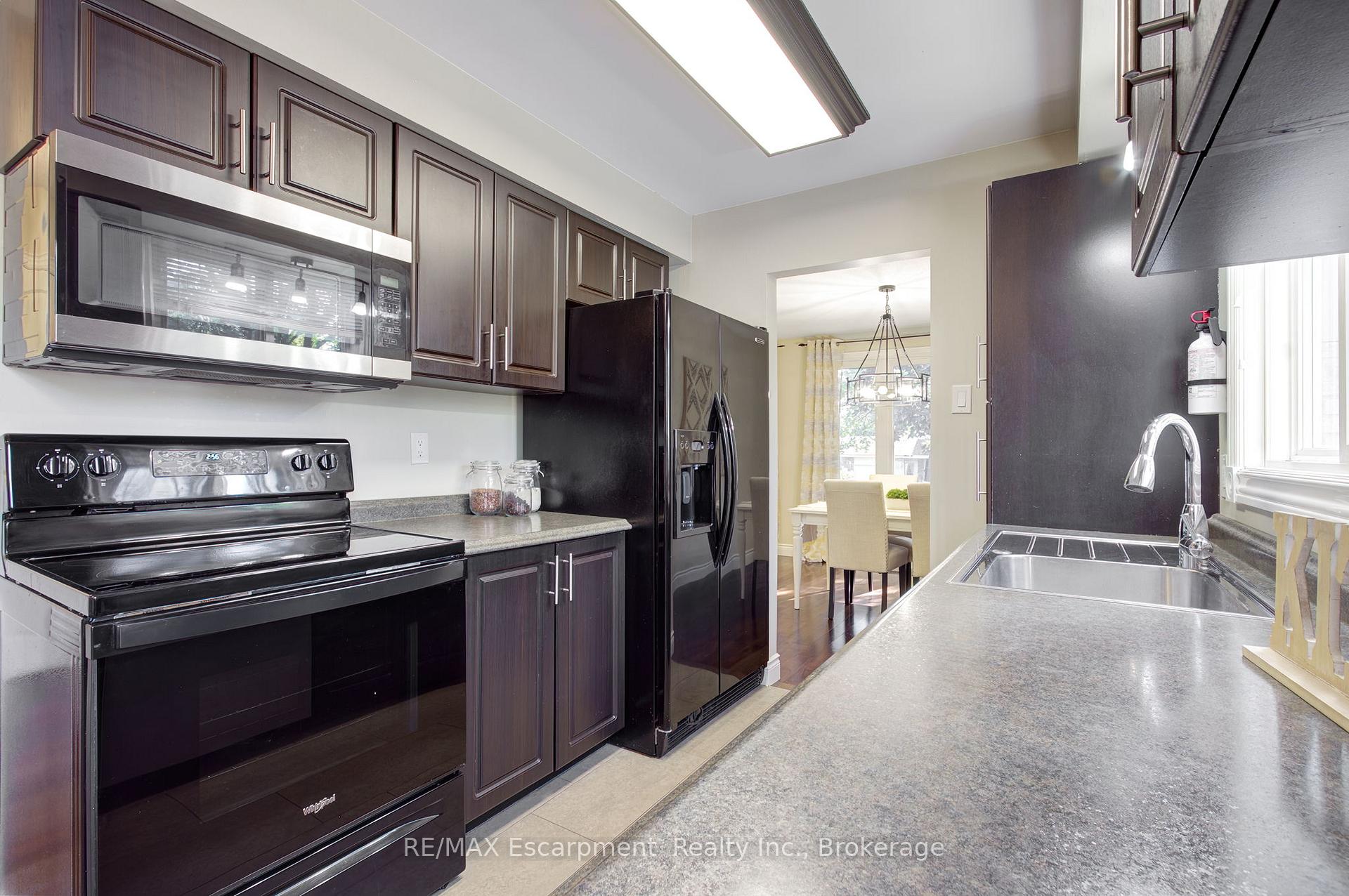 Photo 17 of 1491 Brenner Crescent, Burlington, Mountainside — HOMEH