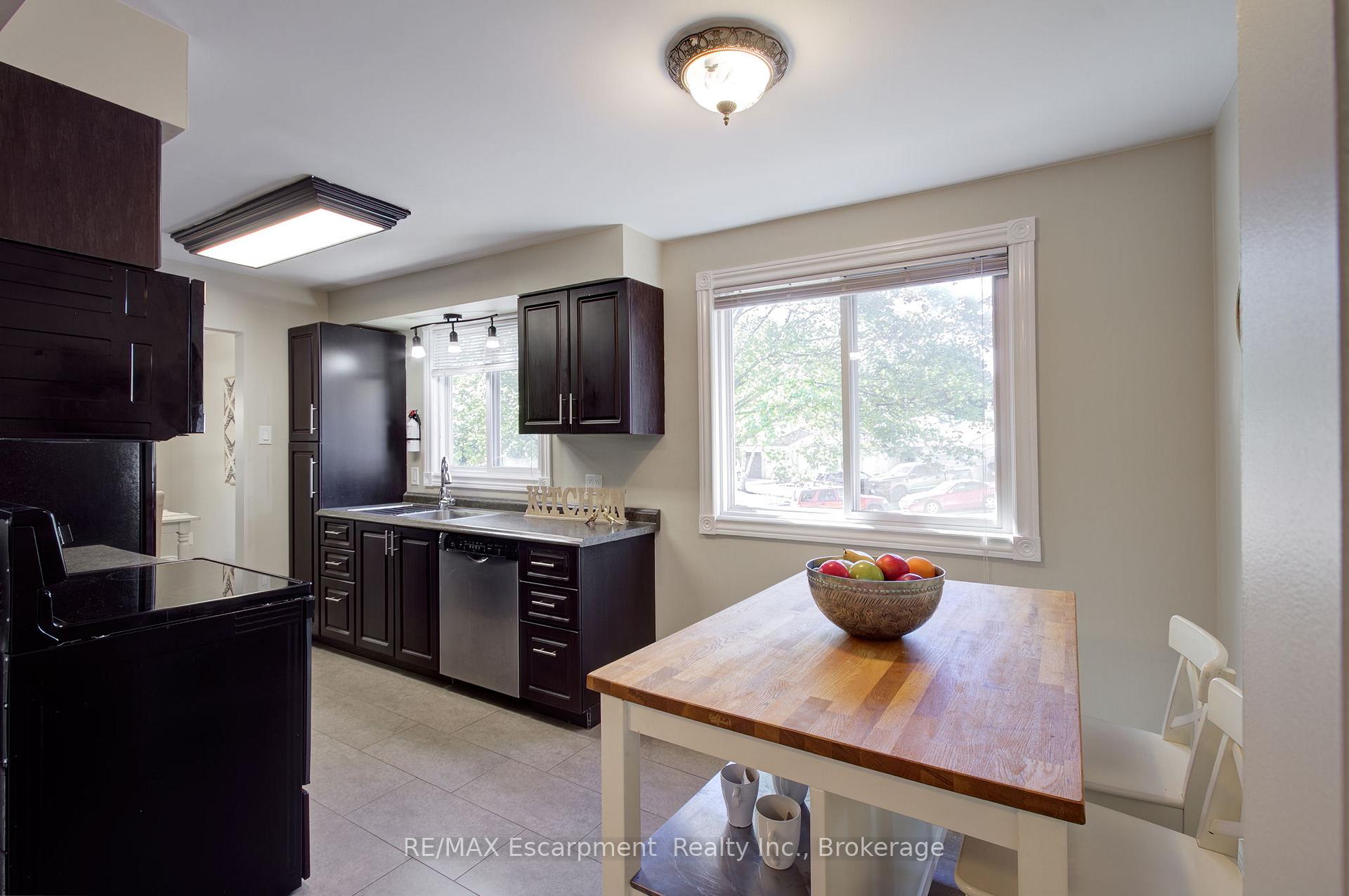 Photo 18 of 1491 Brenner Crescent, Burlington, Mountainside — HOMEH