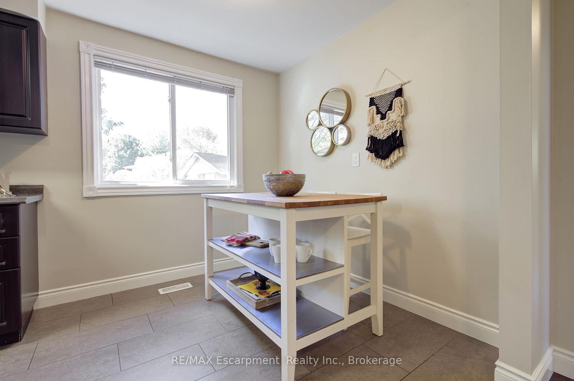 Photo 19 of 1491 Brenner Crescent, Burlington, Mountainside — HOMEH