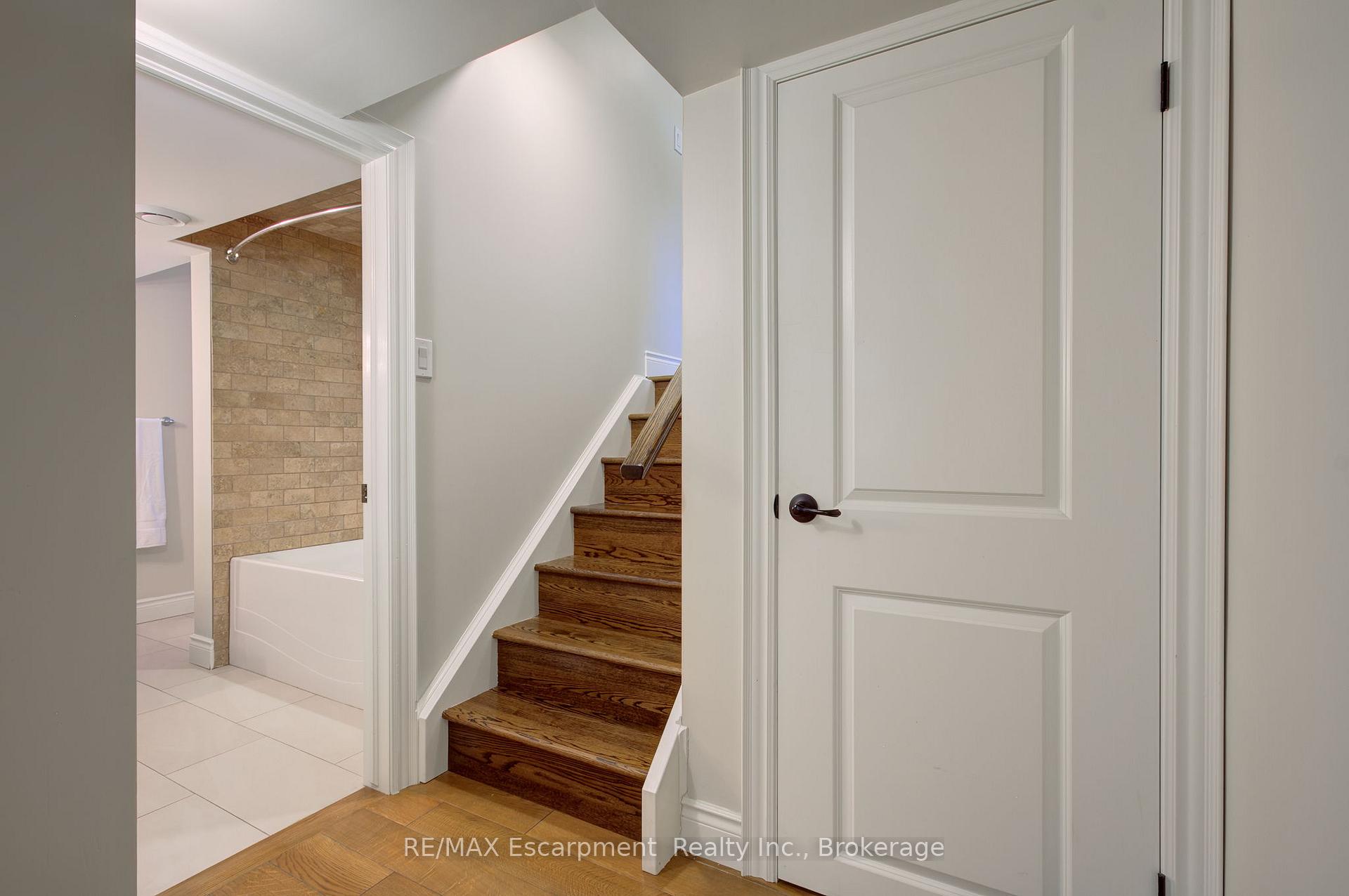 Photo 29 of 1491 Brenner Crescent, Burlington, Mountainside — HOMEH