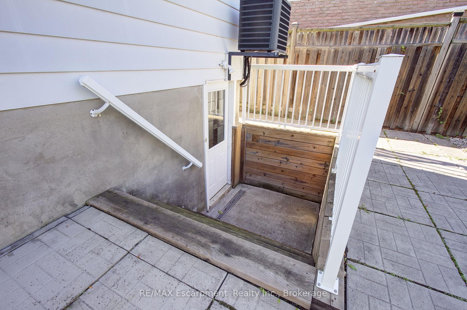 Photo 43 of 1491 Brenner Crescent, Burlington, Mountainside — HOMEH