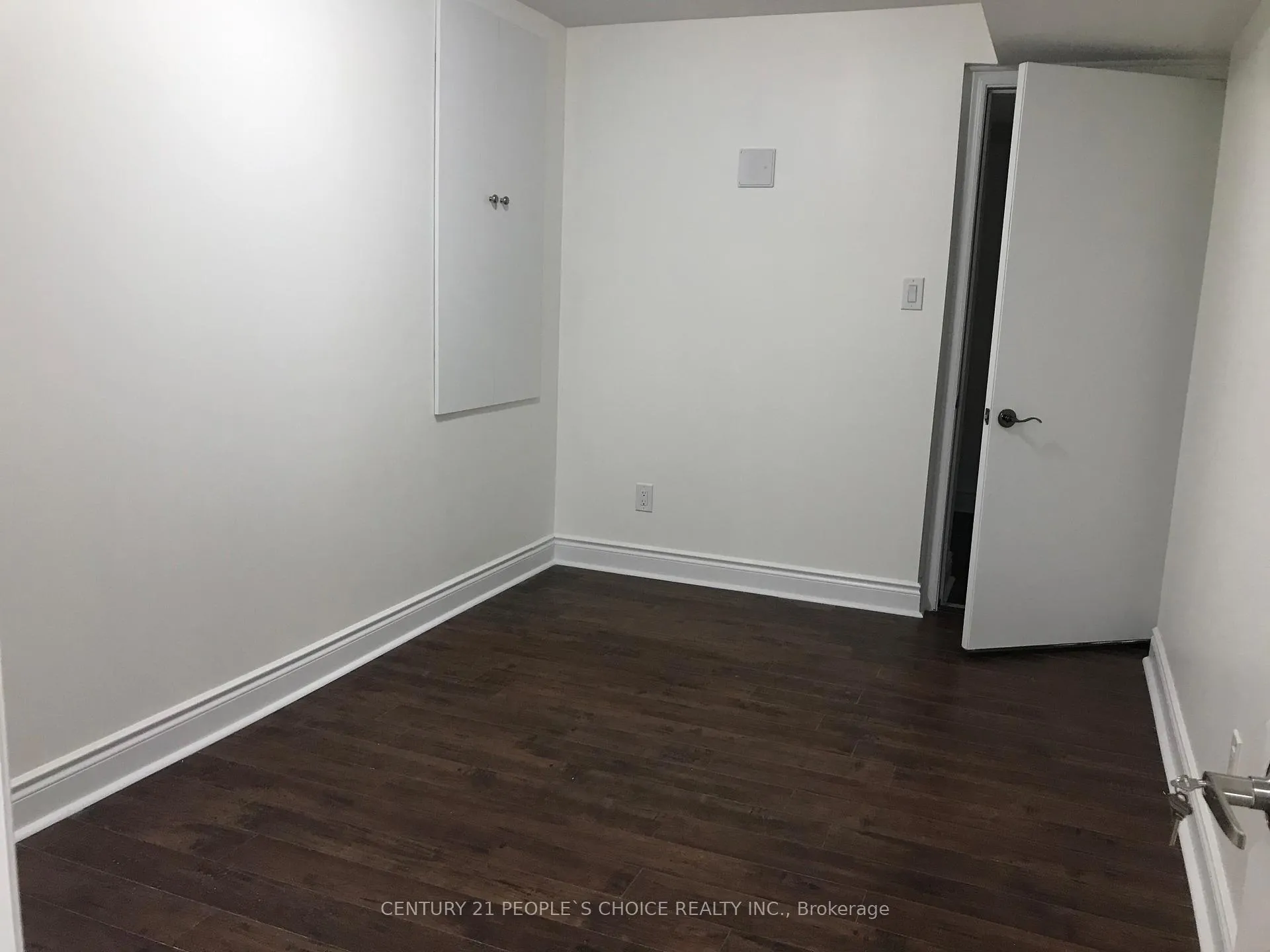 Photo 3 of 10 Amaretto Court, Brampton, Credit Valley — HOMEH