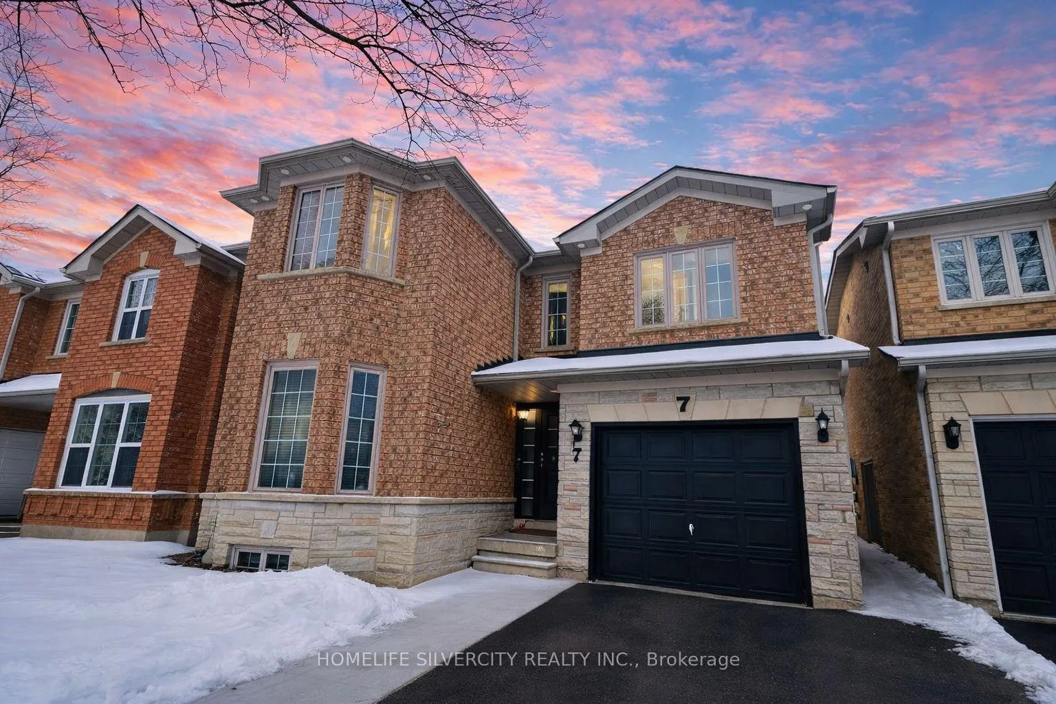 Photo 2 of 7 Bison Run Road, Brampton, Sandringham-Wellington — HOMEH