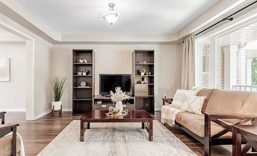 Photo 3 of 215 Equator Crescent, Vaughan, Vellore Village — HOMEH