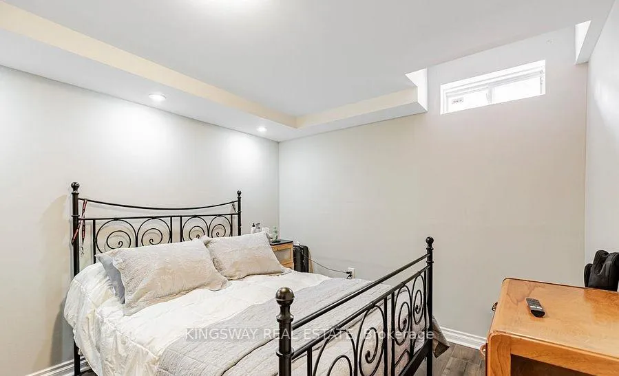 Photo 15 of 215 Equator Crescent, Vaughan, Vellore Village — HOMEH