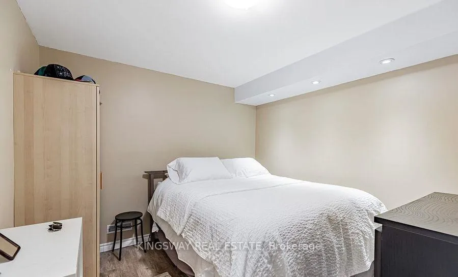Photo 16 of 215 Equator Crescent, Vaughan, Vellore Village — HOMEH