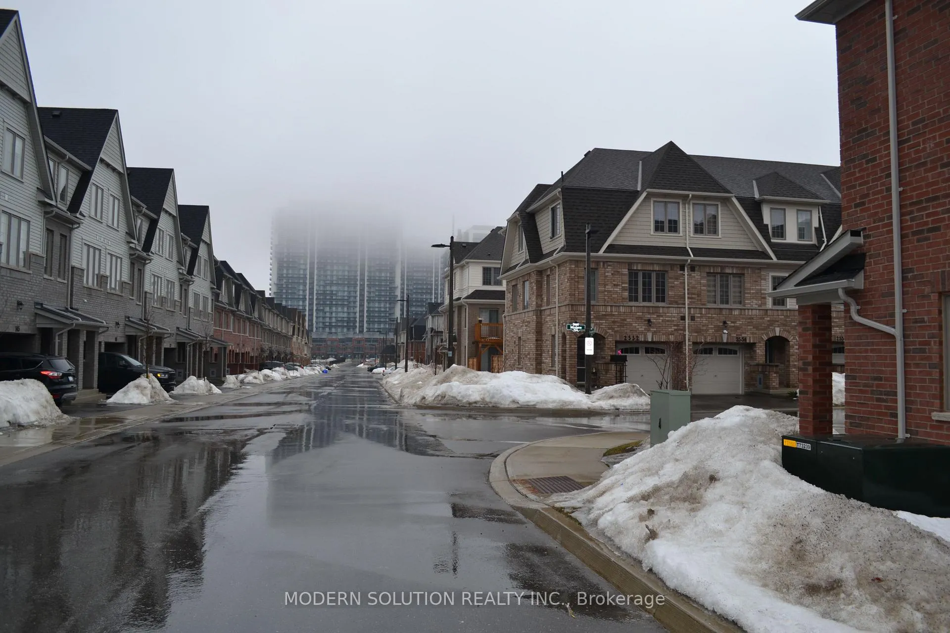 Photo 2 of 155 Danzatore Path, Oshawa, Windfields — HOMEH