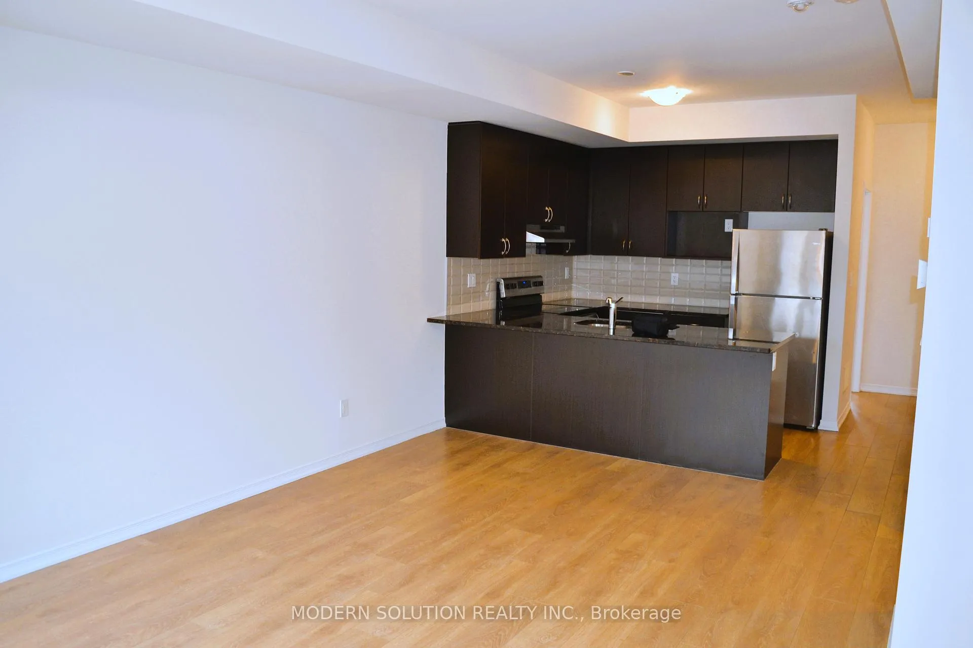 Photo 4 of 155 Danzatore Path, Oshawa, Windfields — HOMEH