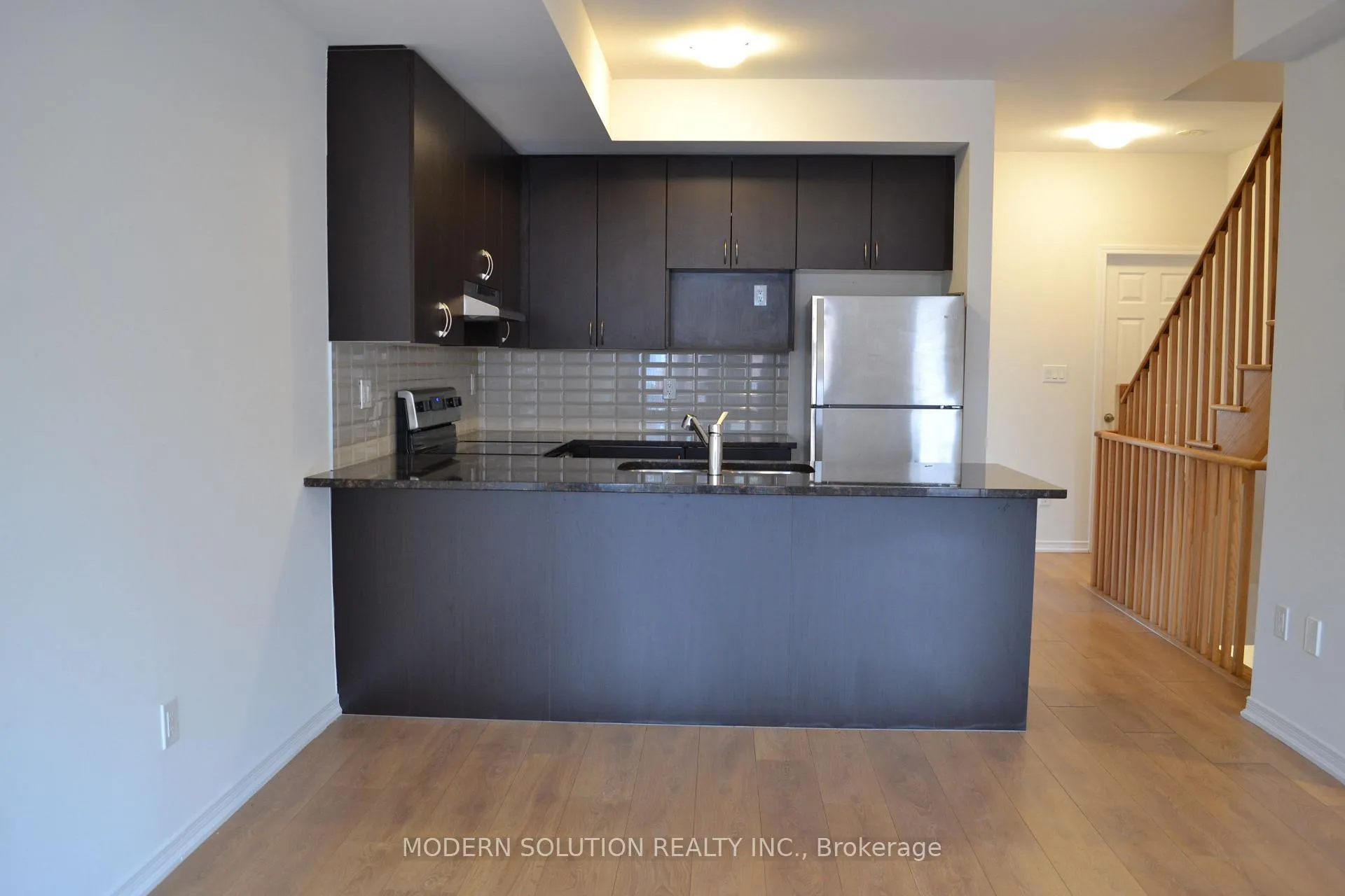 Photo 5 of 155 Danzatore Path, Oshawa, Windfields — HOMEH
