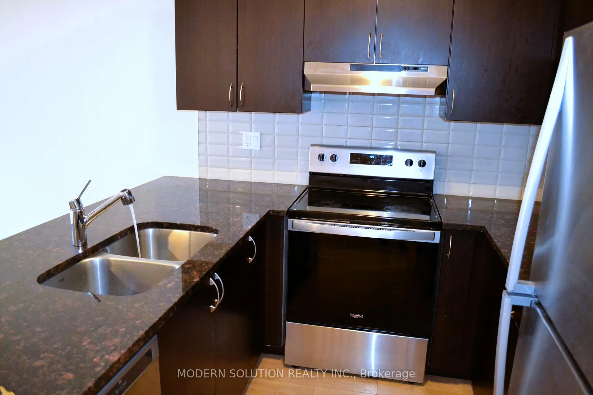 Photo 7 of 155 Danzatore Path, Oshawa, Windfields — HOMEH