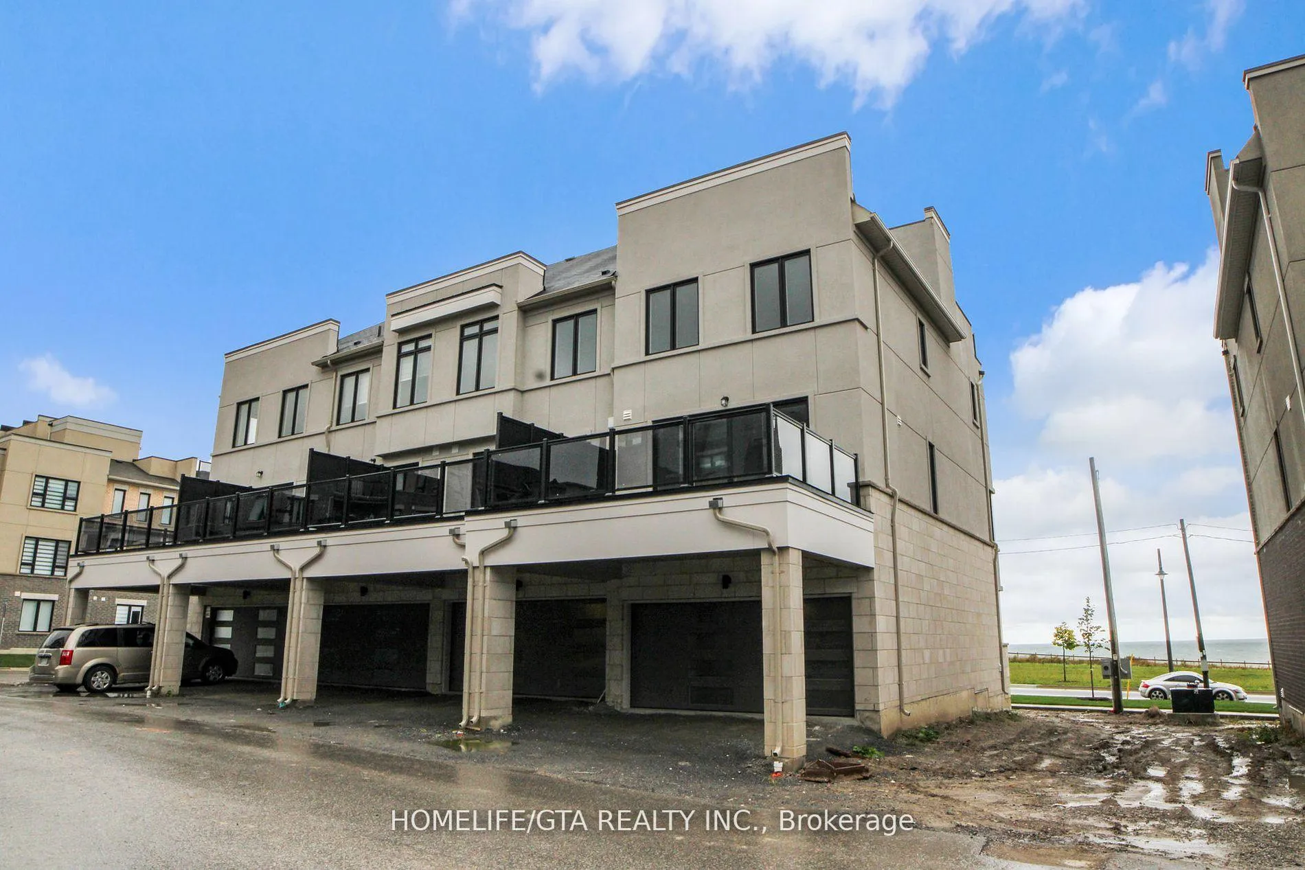Photo 4 of 583 Port Darlington Road, Clarington, Bowmanville — HOMEH