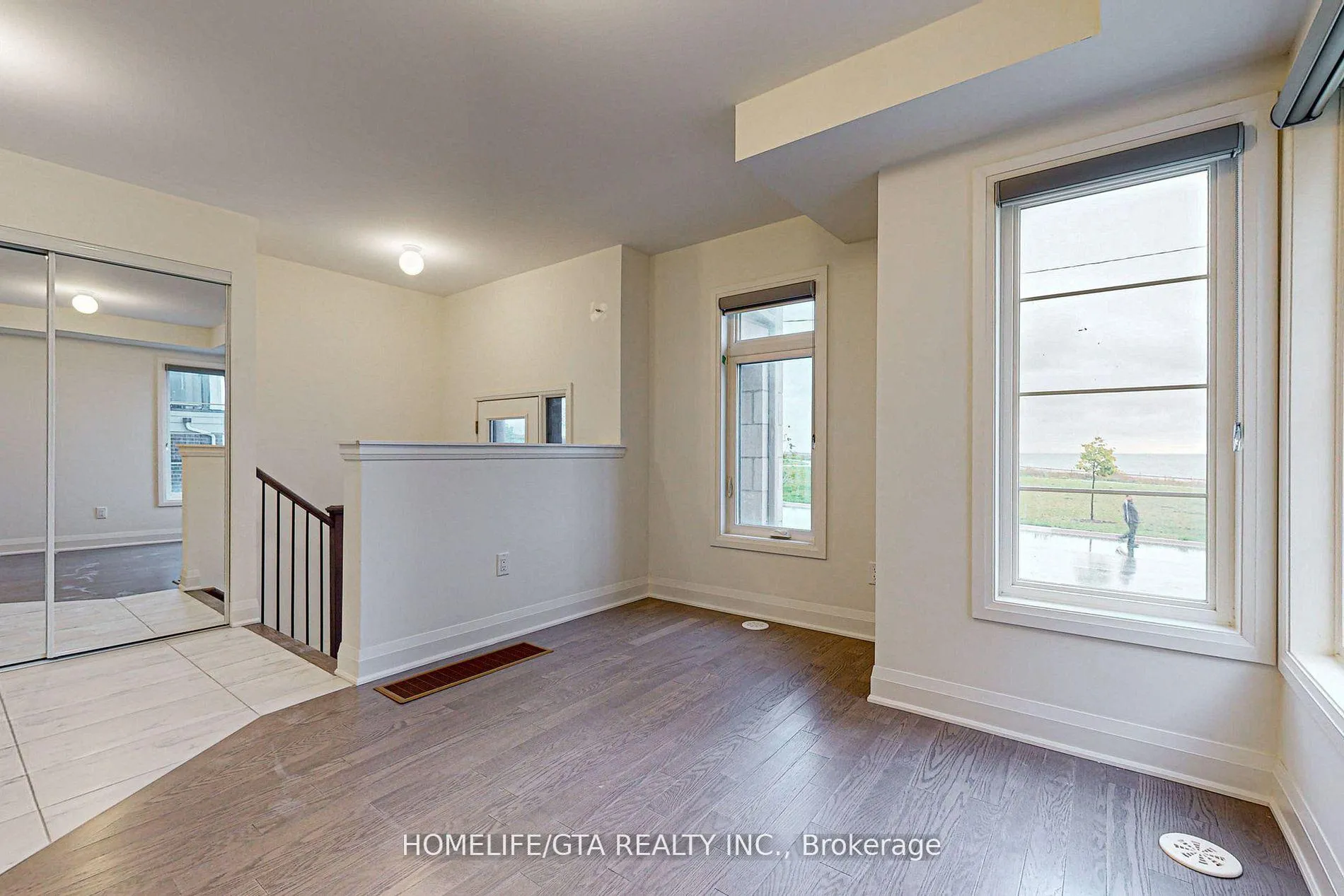 Photo 6 of 583 Port Darlington Road, Clarington, Bowmanville — HOMEH