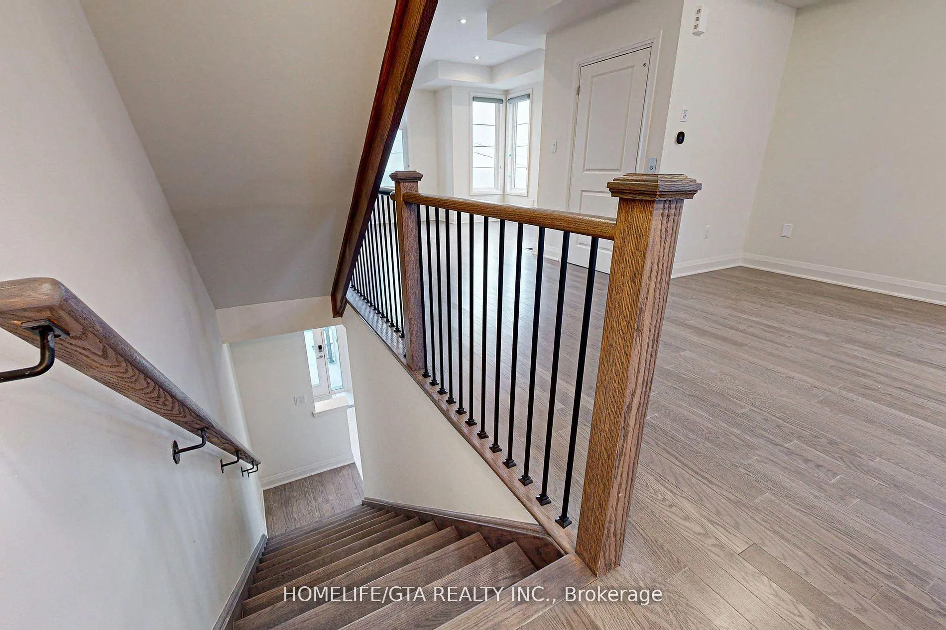 Photo 11 of 583 Port Darlington Road, Clarington, Bowmanville — HOMEH