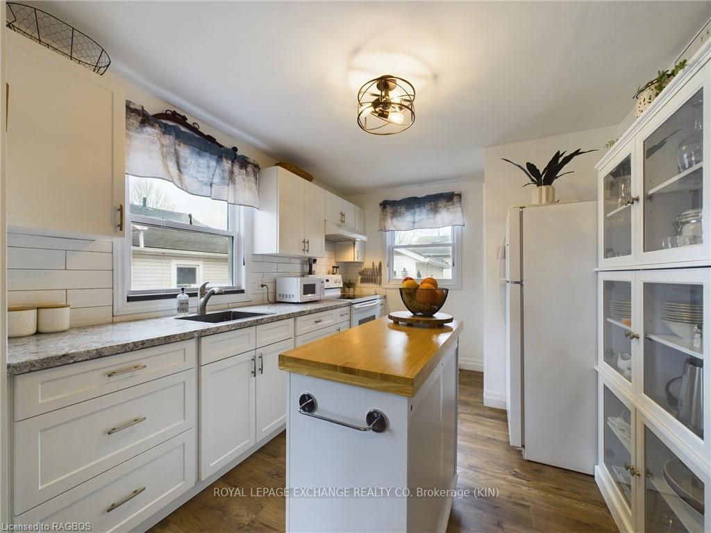 Photo 9 of 178 Britannia Road W, Goderich, Goderich (Town) — HOMEH