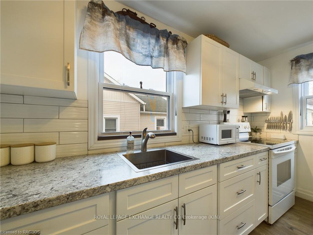 Photo 11 of 178 Britannia Road W, Goderich, Goderich (Town) — HOMEH