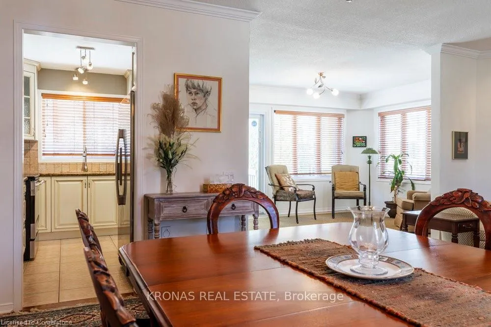 Photo 8 of 212 Silverbirch Boulevard, Hamilton, Rural Glanbrook — HOMEH