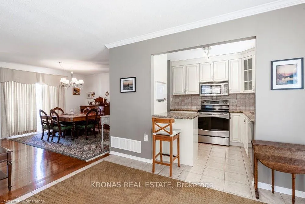 Photo 9 of 212 Silverbirch Boulevard, Hamilton, Rural Glanbrook — HOMEH