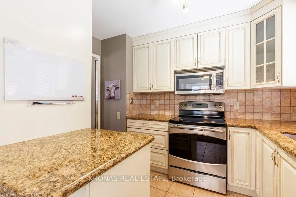 Photo 12 of 212 Silverbirch Boulevard, Hamilton, Rural Glanbrook — HOMEH