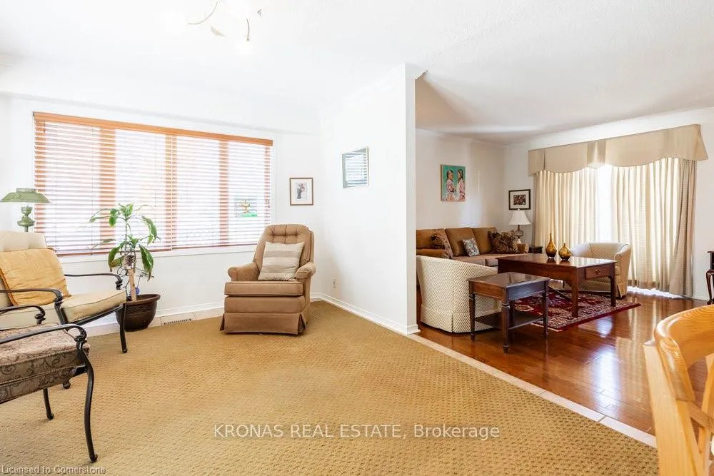 Photo 15 of 212 Silverbirch Boulevard, Hamilton, Rural Glanbrook — HOMEH