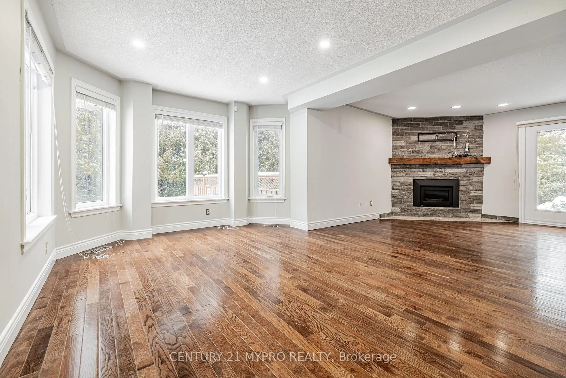 Photo 16 of 42 Mccauley Drive, Caledon, Rural Caledon — HOMEH