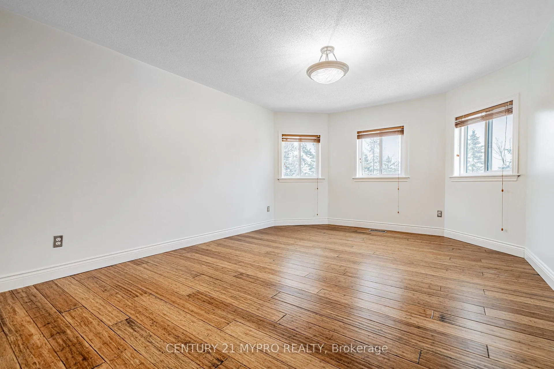 Photo 27 of 42 Mccauley Drive, Caledon, Rural Caledon — HOMEH