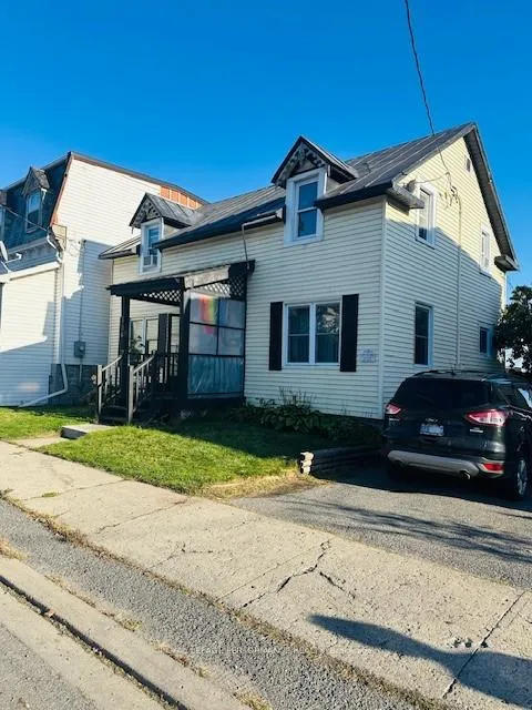 Photo 2 of 336 Water Street E, Cornwall — HOMEH