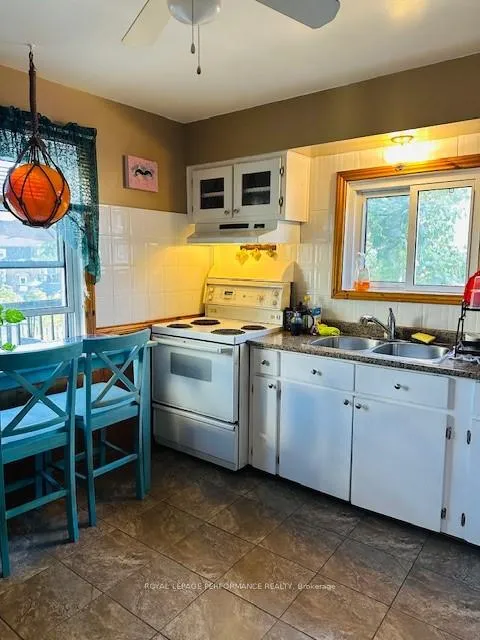 Photo 16 of 336 Water Street E, Cornwall — HOMEH