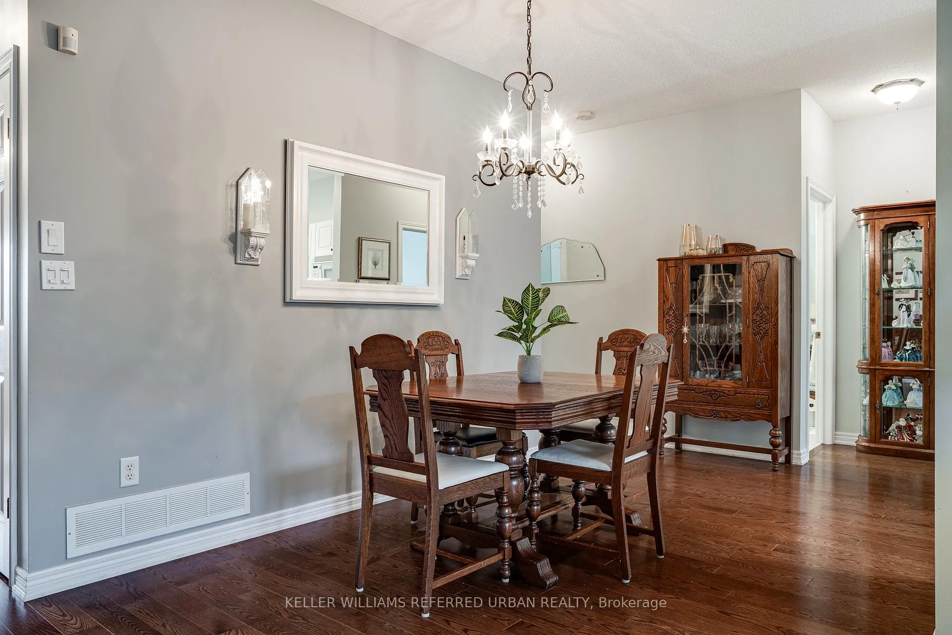 Photo 7 of 24 Greentrail Drive, Hamilton, Twenty Place — HOMEH