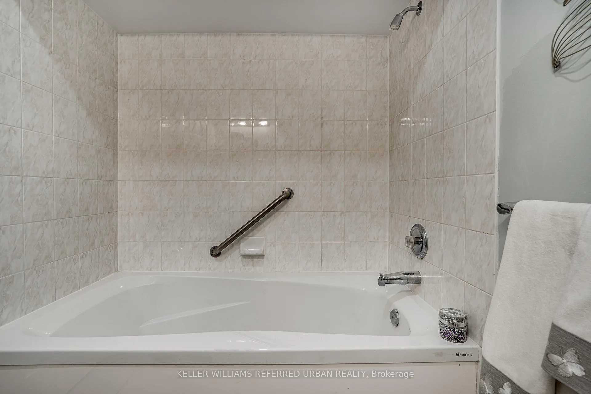 Photo 30 of 24 Greentrail Drive, Hamilton, Twenty Place — HOMEH