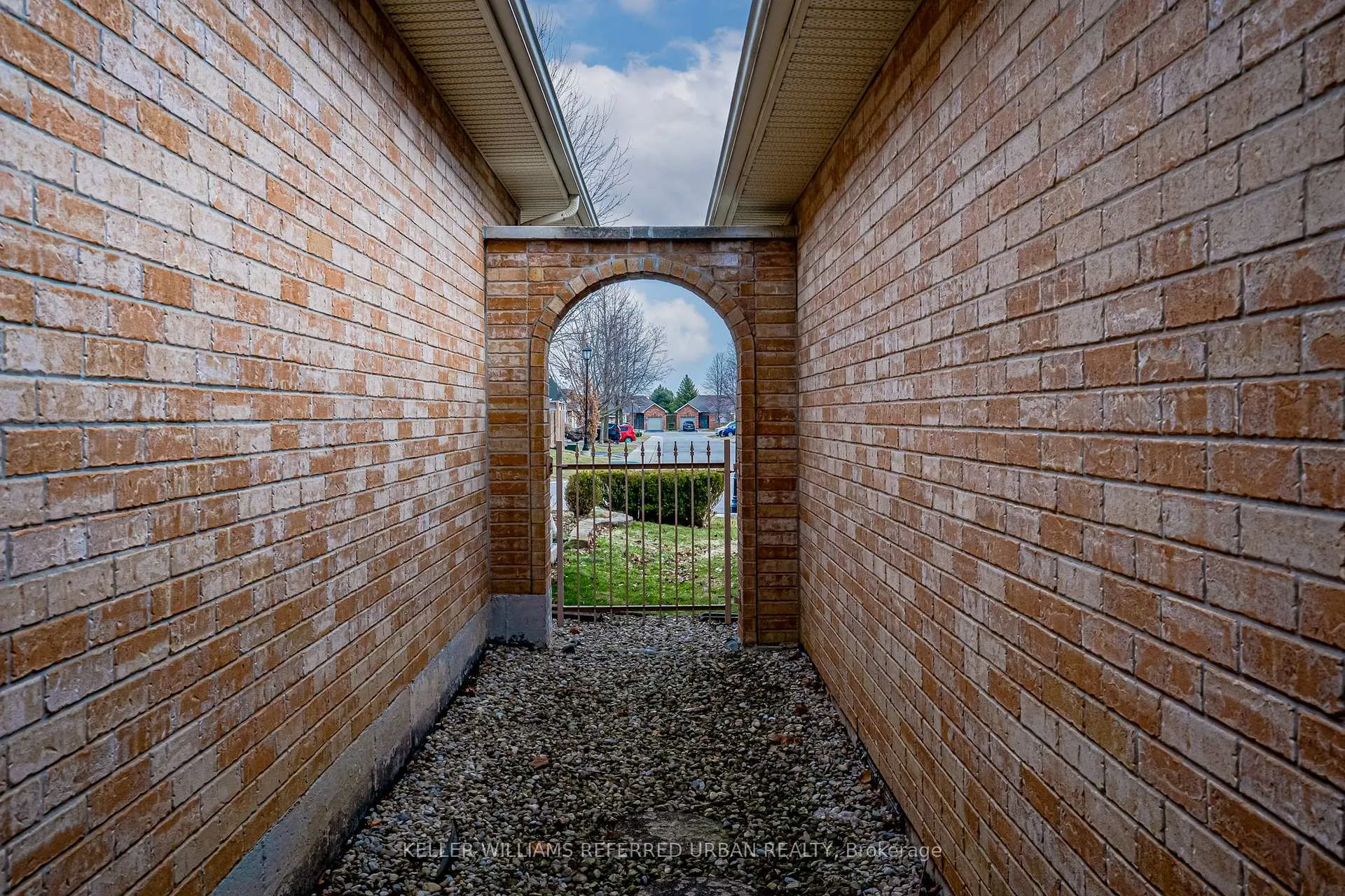 Photo 40 of 24 Greentrail Drive, Hamilton, Twenty Place — HOMEH