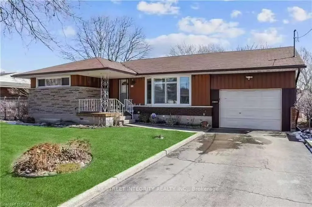Photo 1 of 11 Southill Drive, Hamilton, Centremount — HOMEH