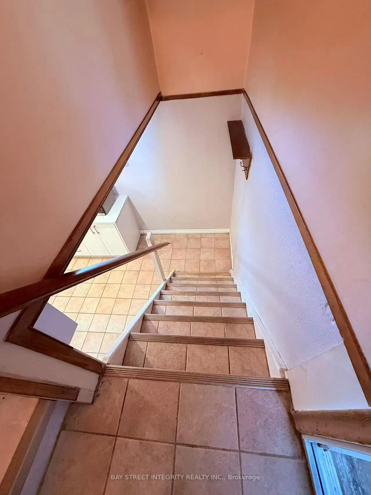 Photo 2 of 11 Southill Drive, Hamilton, Centremount — HOMEH