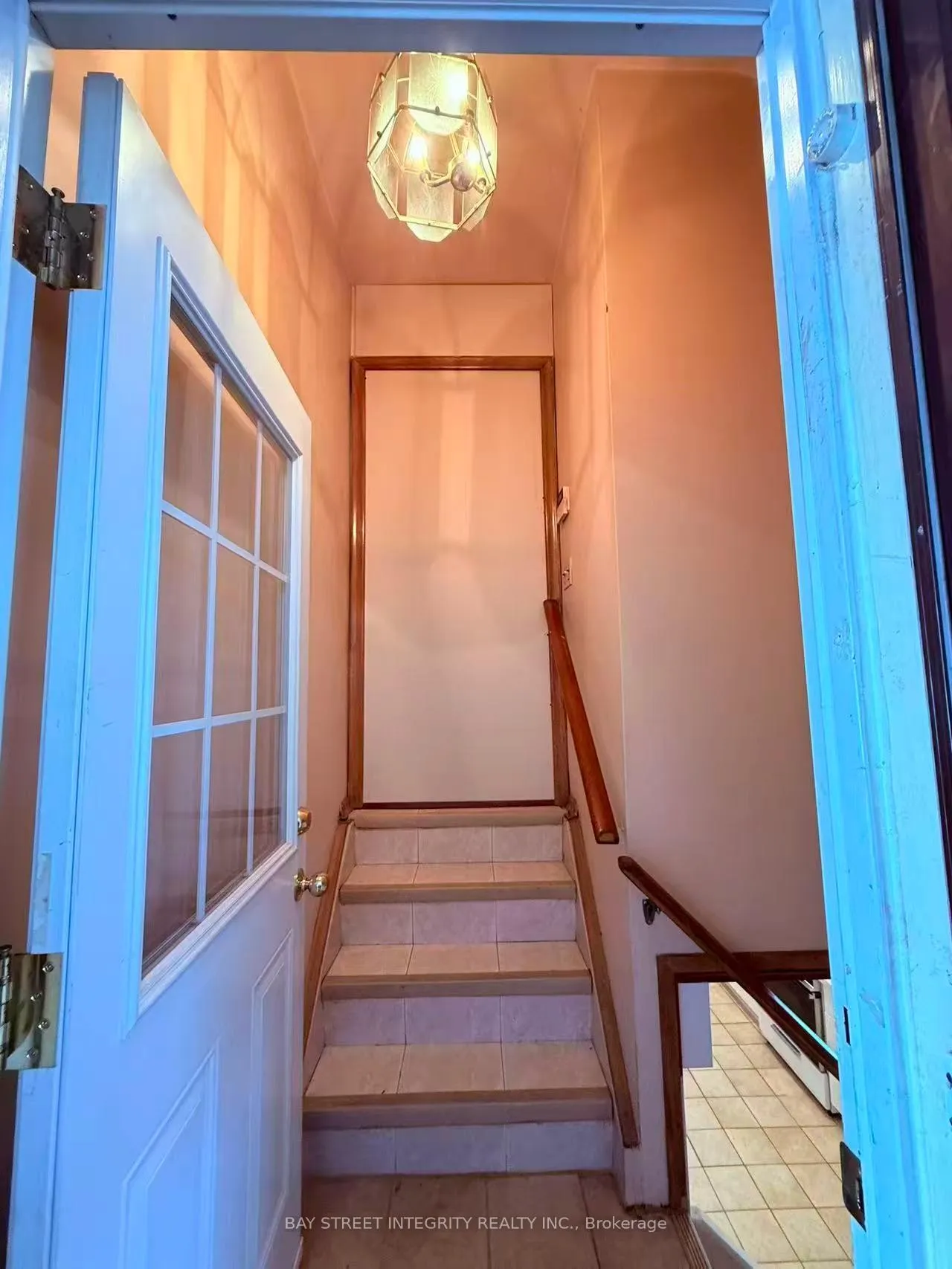 Photo 3 of 11 Southill Drive, Hamilton, Centremount — HOMEH