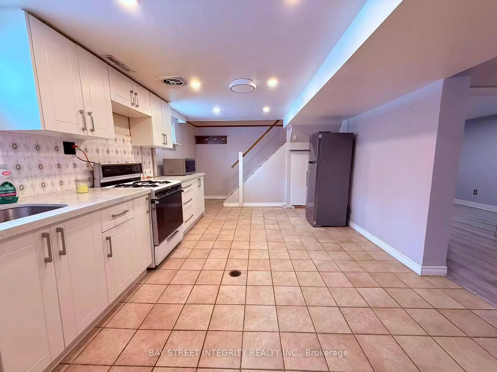 Photo 5 of 11 Southill Drive, Hamilton, Centremount — HOMEH