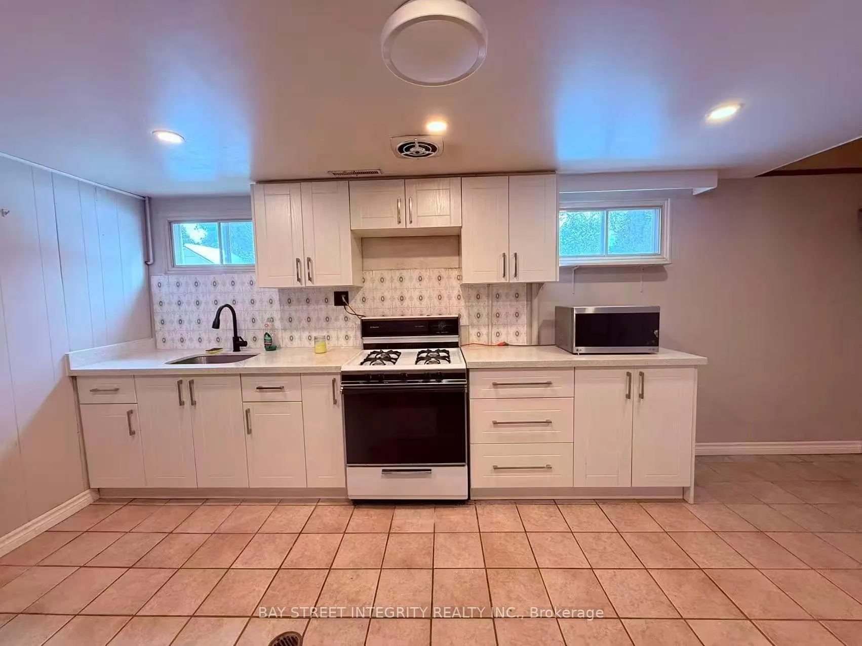 Photo 6 of 11 Southill Drive, Hamilton, Centremount — HOMEH