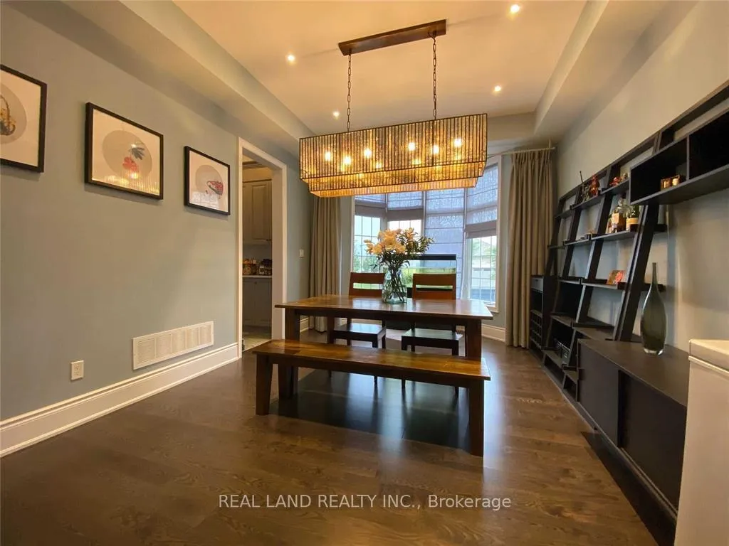 Photo 3 of 2 Castle Mountain Court, King, Nobleton — HOMEH