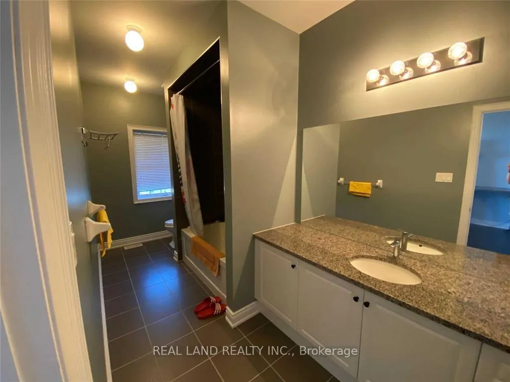 Photo 14 of 2 Castle Mountain Court, King, Nobleton — HOMEH