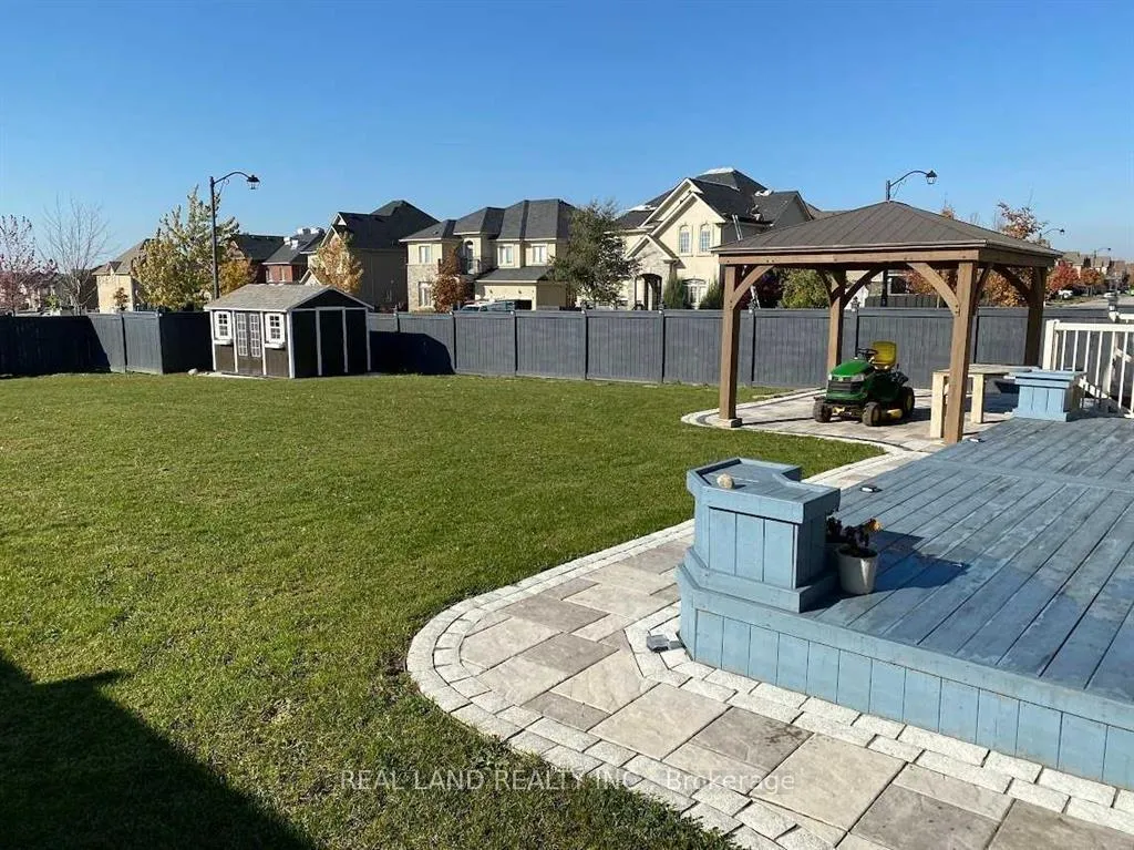Photo 21 of 2 Castle Mountain Court, King, Nobleton — HOMEH