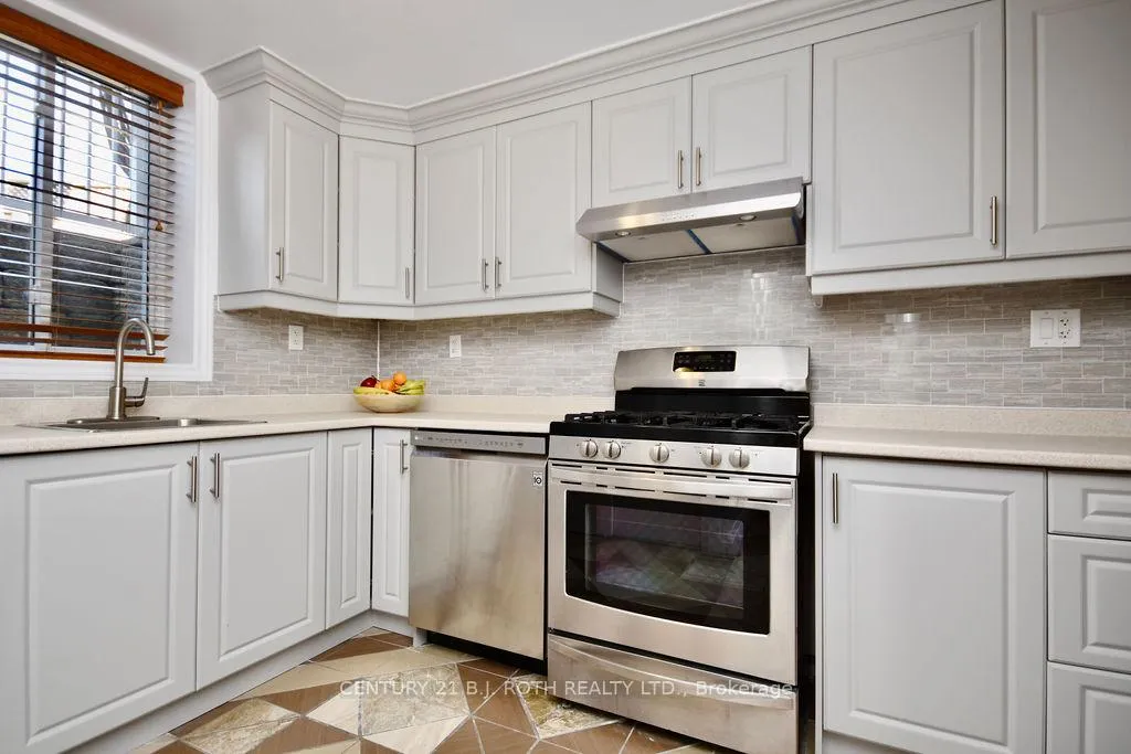 Photo 1 of 42 Mcveigh Drive, Barrie, Northwest — HOMEH