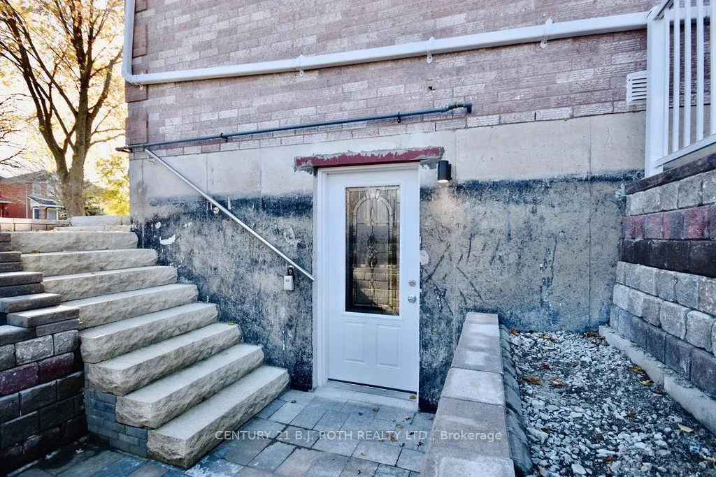 Photo 15 of 42 Mcveigh Drive, Barrie, Northwest — HOMEH