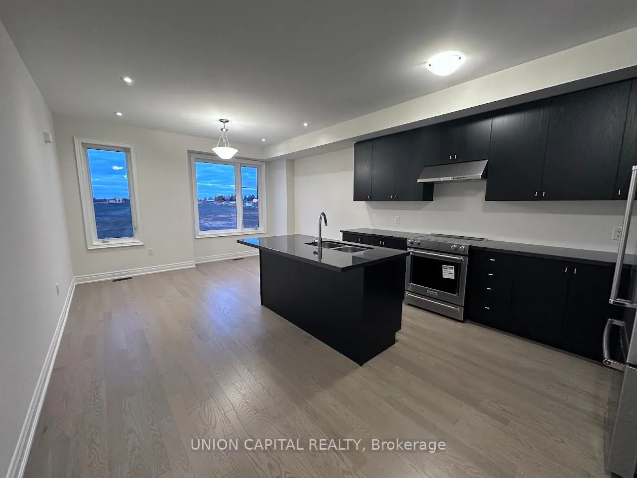 Photo 7 of 555 Vine Cliff Boulevard, Markham, Rural Markham — HOMEH