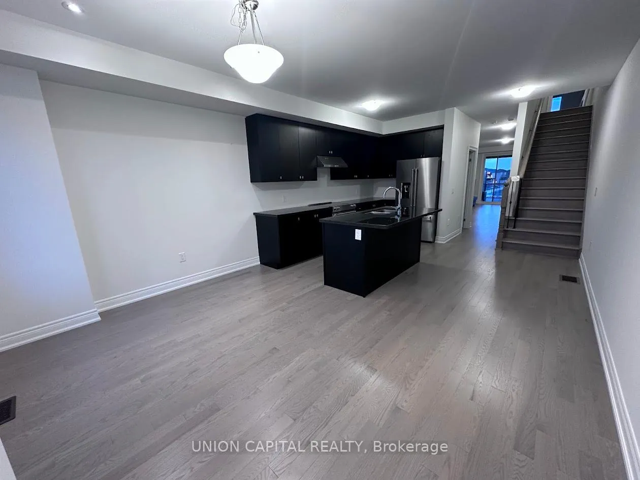 Photo 9 of 555 Vine Cliff Boulevard, Markham, Rural Markham — HOMEH