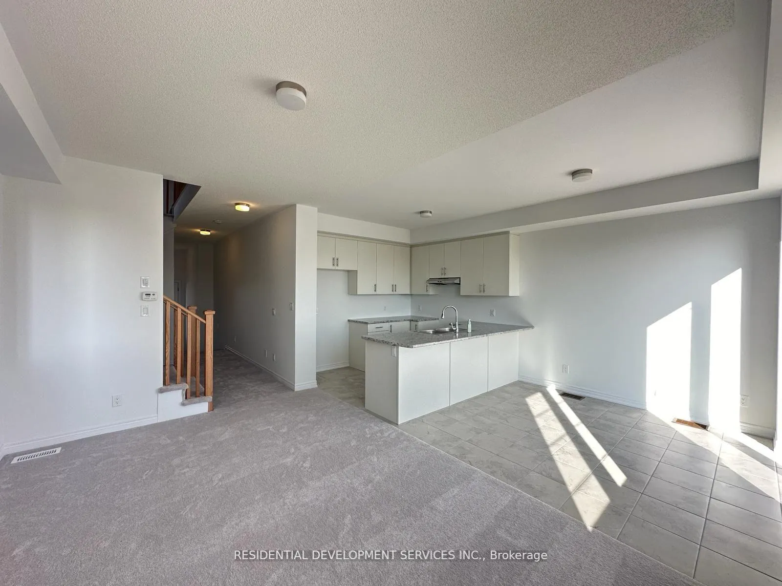 Photo 5 of 1082 Lockie Drive, Oshawa, Kedron — HOMEH