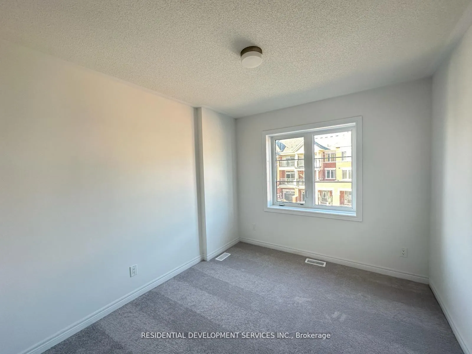 Photo 8 of 1082 Lockie Drive, Oshawa, Kedron — HOMEH
