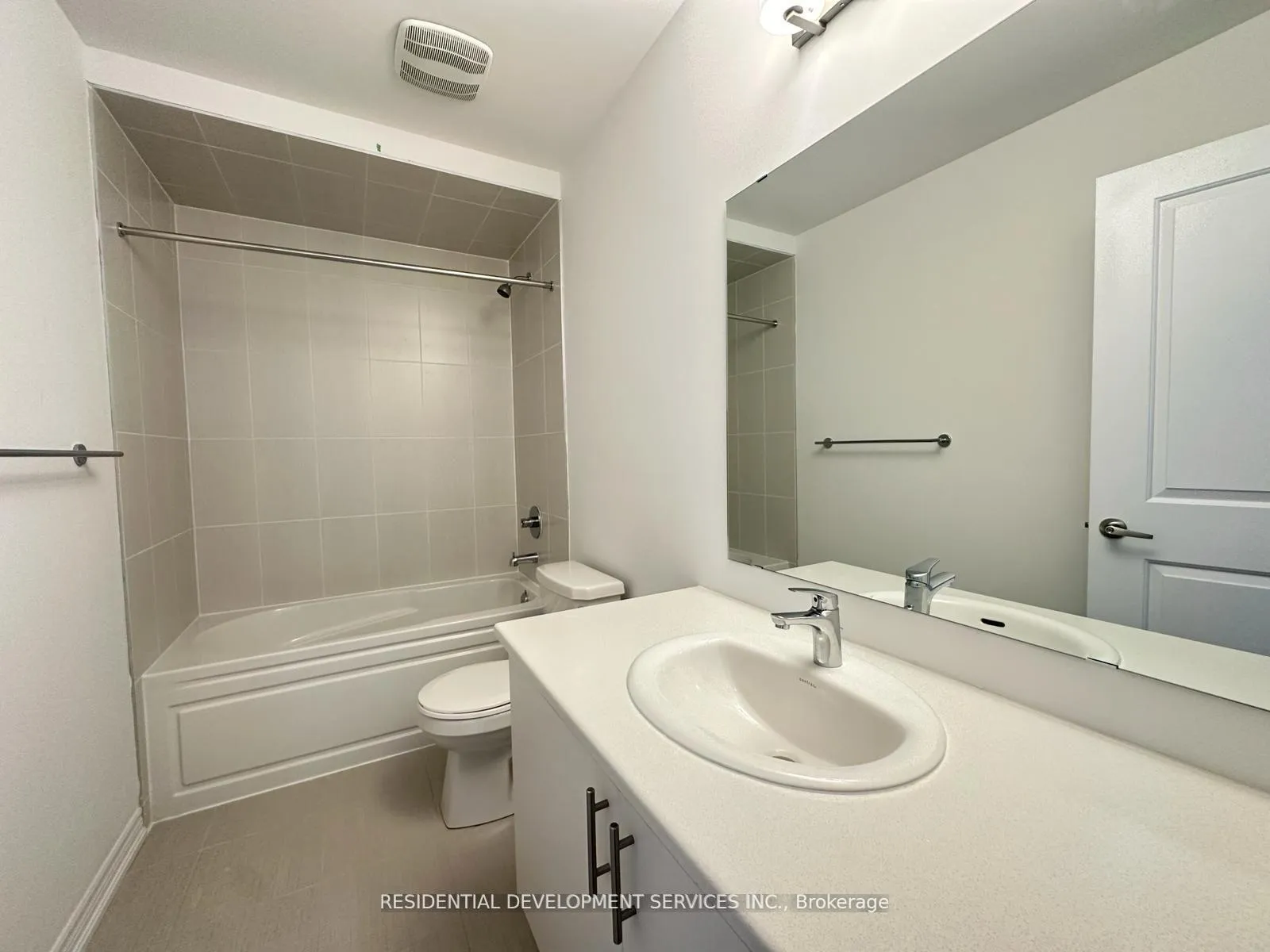 Photo 12 of 1082 Lockie Drive, Oshawa, Kedron — HOMEH
