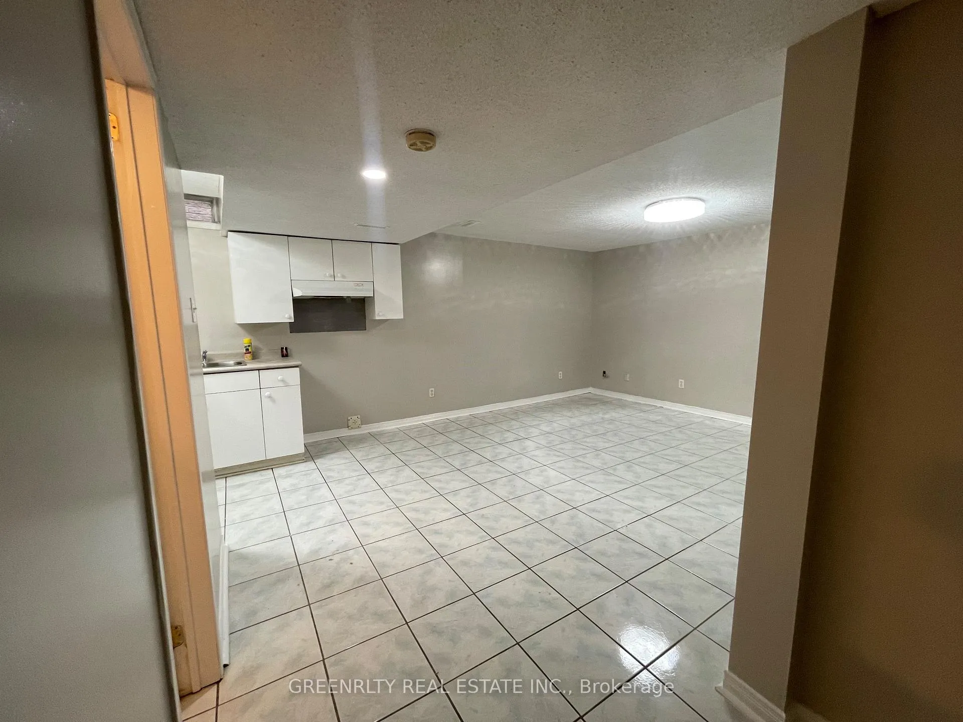 Photo 2 of 56 Spencer Drive, Brampton, Fletcher's Meadow — HOMEH