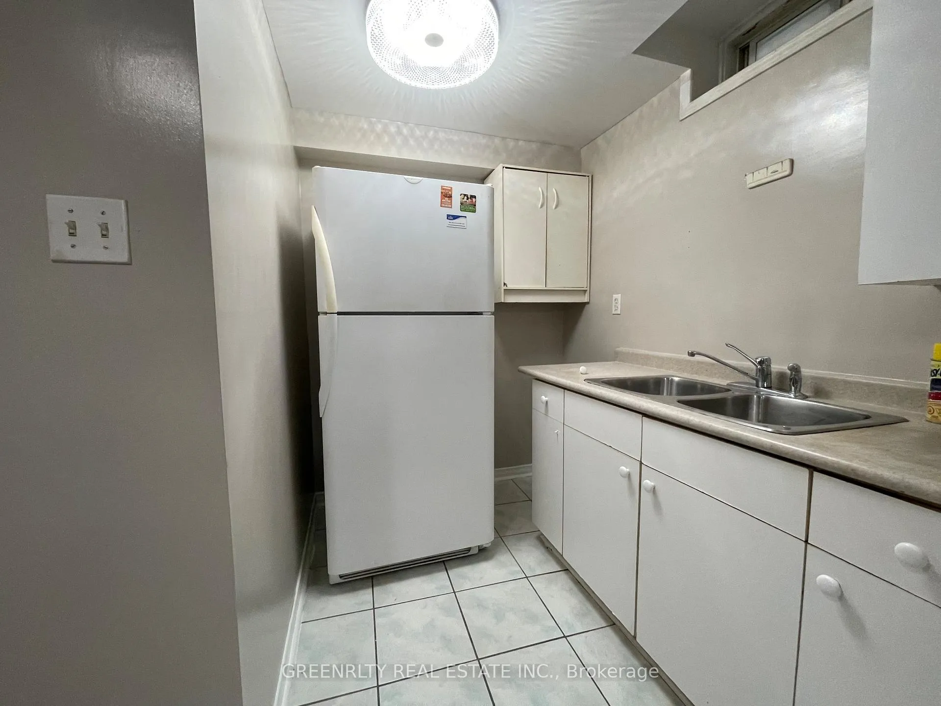 Photo 3 of 56 Spencer Drive, Brampton, Fletcher's Meadow — HOMEH