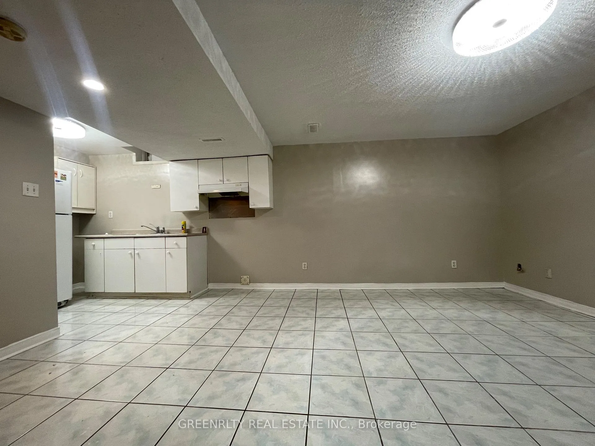 Photo 4 of 56 Spencer Drive, Brampton, Fletcher's Meadow — HOMEH