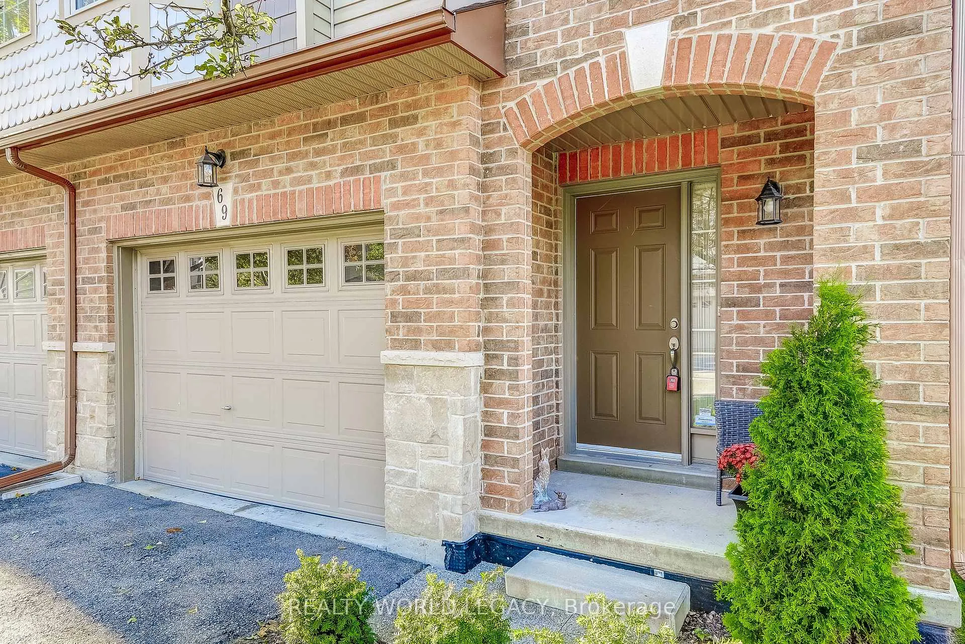 Photo 6 of 69 Myers Lane, Hamilton, Ancaster — HOMEH